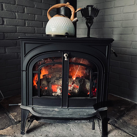 Cast iron kettle hotsell for wood burning stove